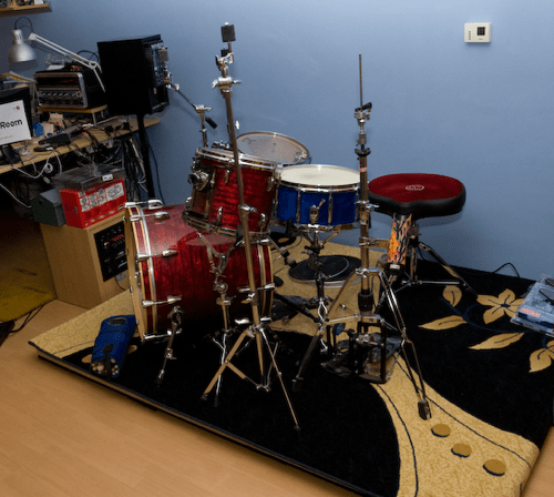 podest-mit-drums